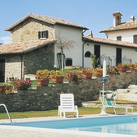 Sleeps 2 Pool Wifi T764295